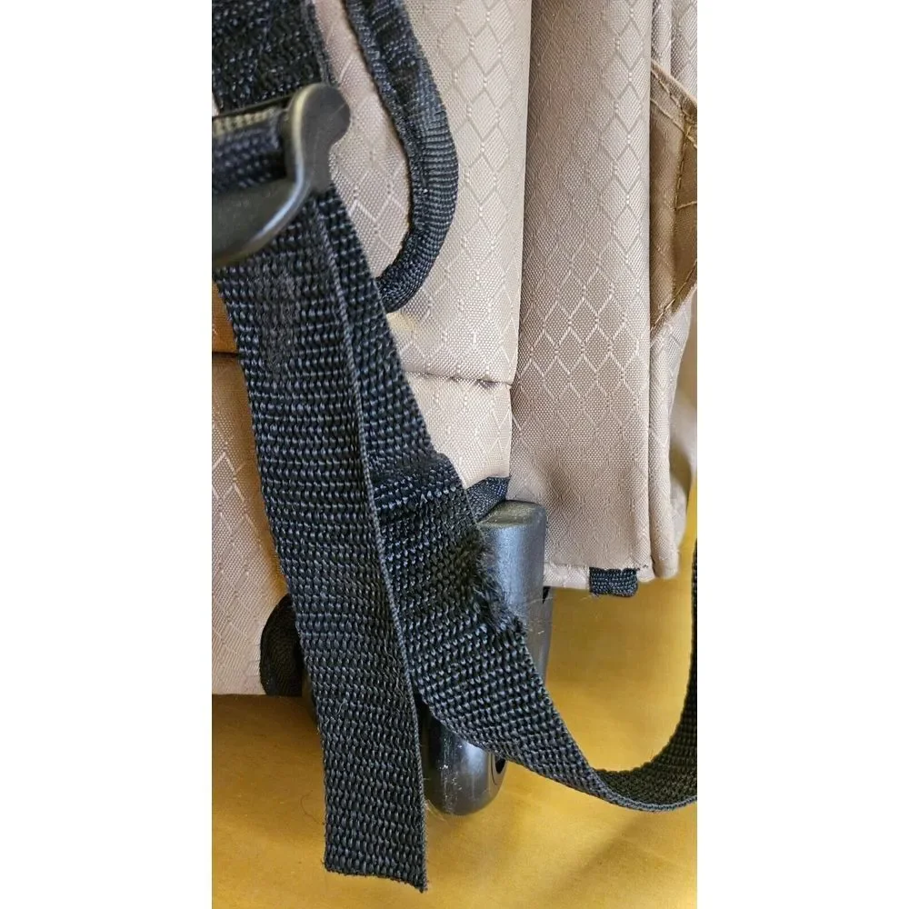 Casual Canine brand Dog Cat Pet/Carrier/Bag/Backpack/Wheels - - Tan‎